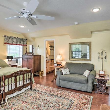 Studio In College Station With Expansive Deck! エクステリア 写真