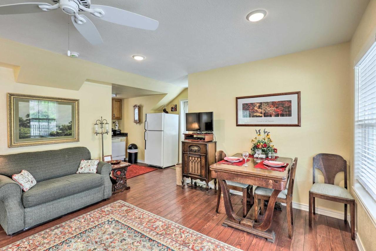 Studio In College Station With Expansive Deck! エクステリア 写真