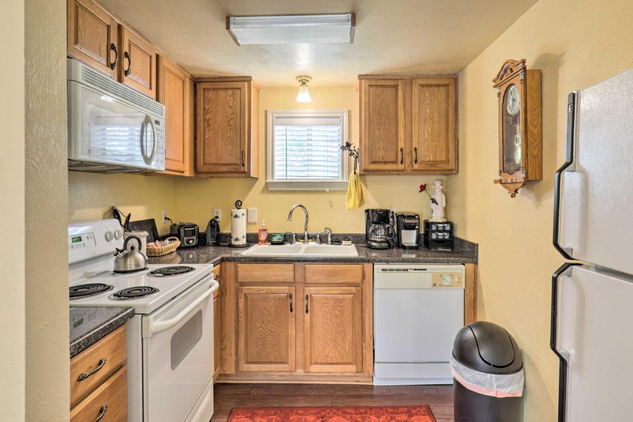 Studio In College Station With Expansive Deck! エクステリア 写真