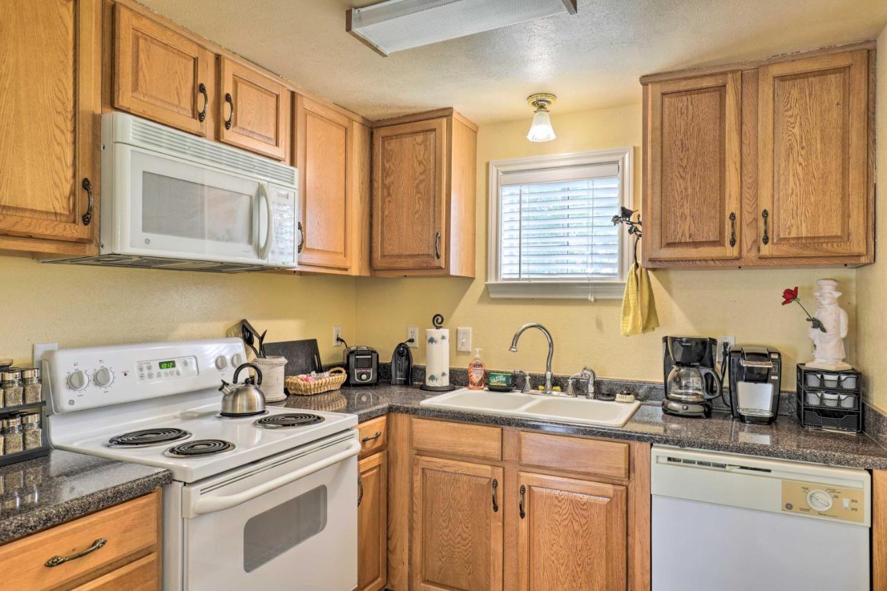 Studio In College Station With Expansive Deck! エクステリア 写真
