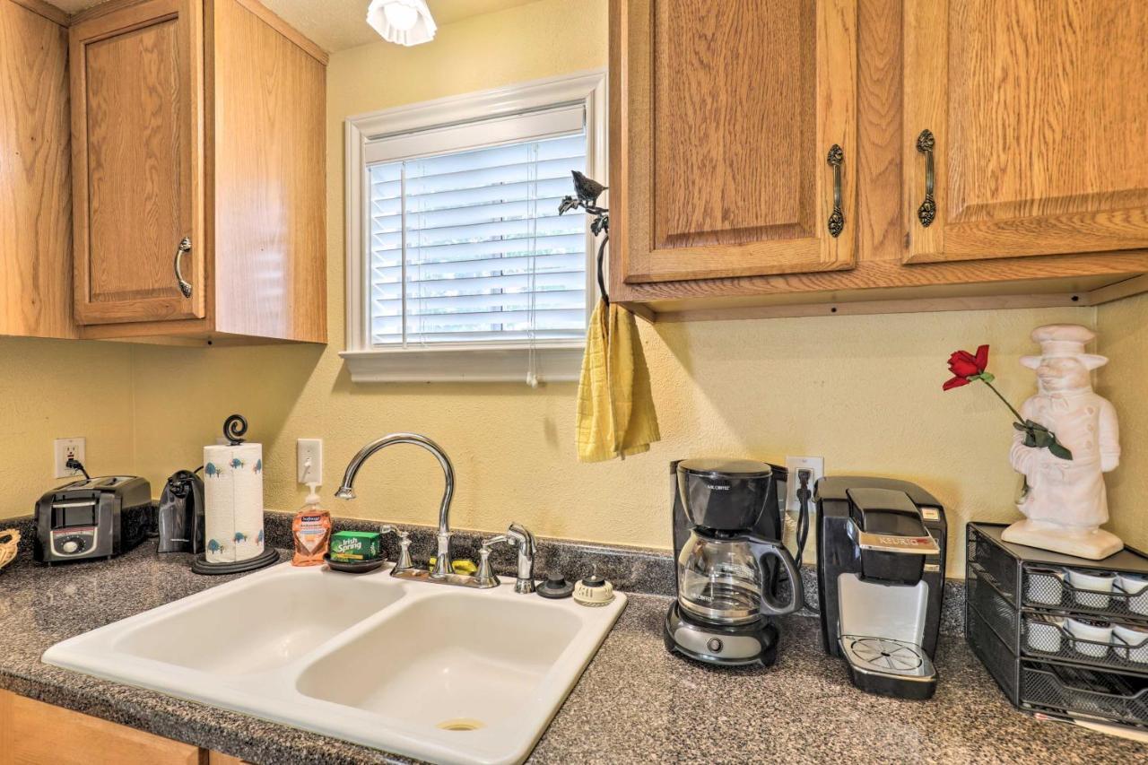 Studio In College Station With Expansive Deck! エクステリア 写真