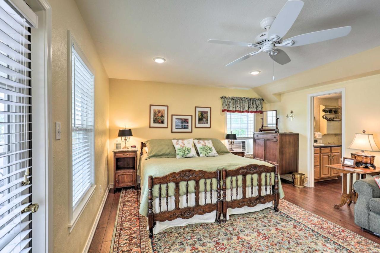 Studio In College Station With Expansive Deck! エクステリア 写真