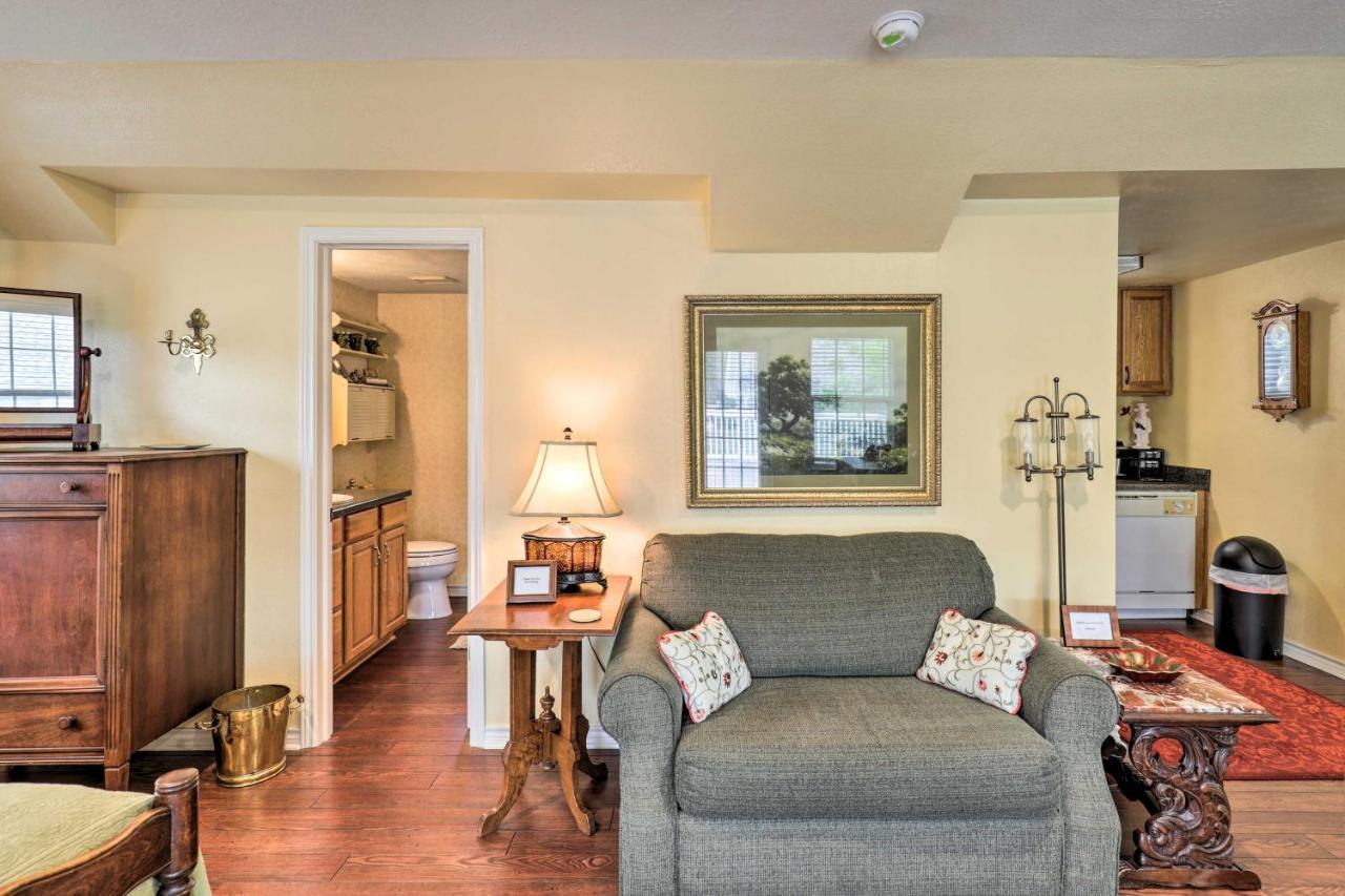Studio In College Station With Expansive Deck! エクステリア 写真