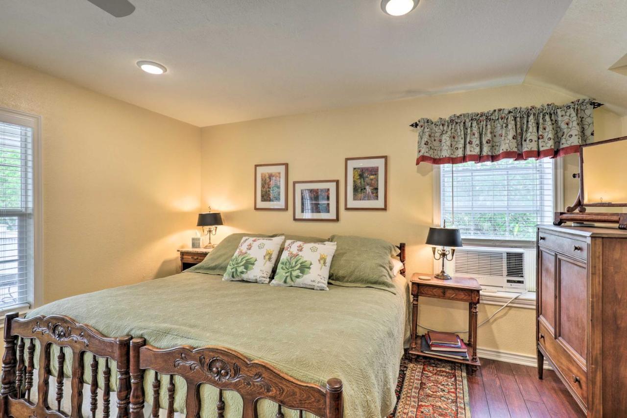 Studio In College Station With Expansive Deck! エクステリア 写真