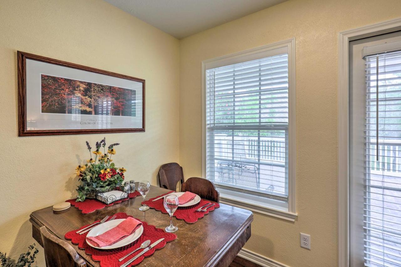 Studio In College Station With Expansive Deck! エクステリア 写真